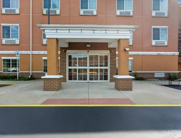 Quality Inn Near Interstate I94 hotel detail image 1