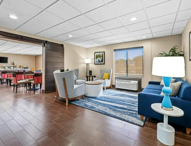 Comfort Inn & Suites Oxford South hotel detail image 4