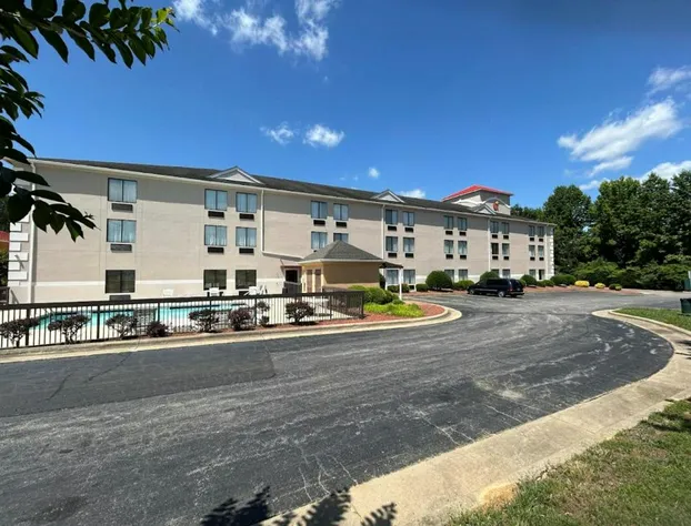 Comfort Inn & Suites Oxford South hotel detail image 2