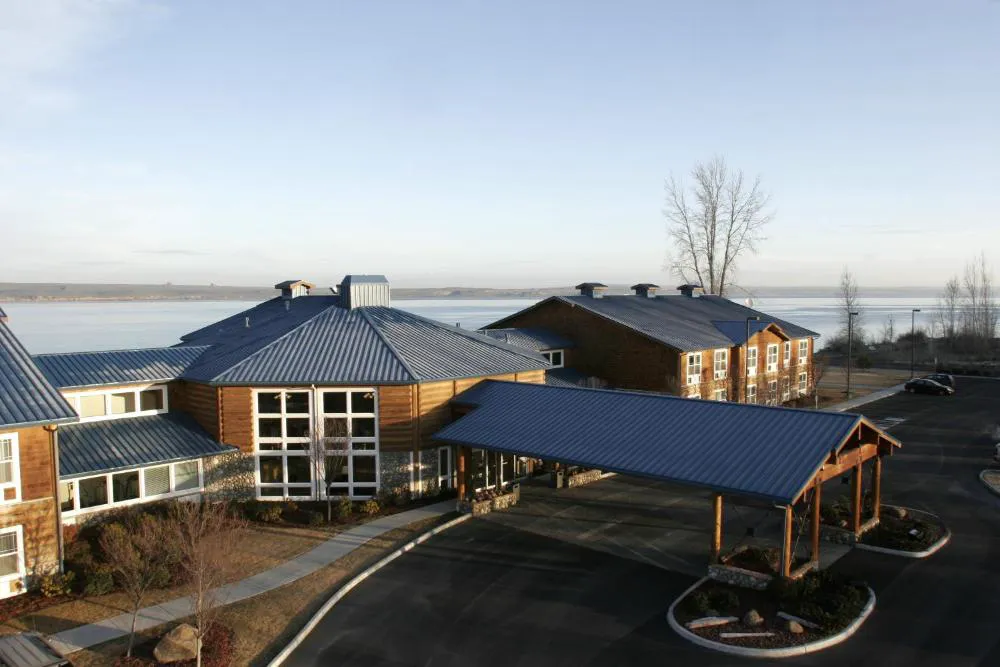 River Lodge And Grill hotel hero