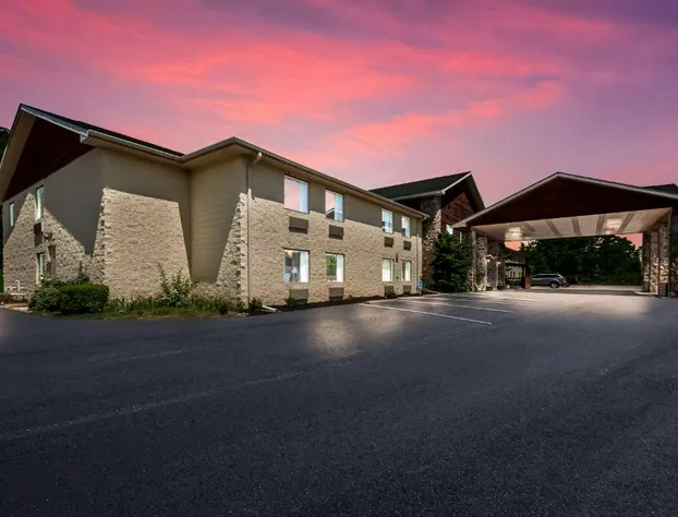 SureStay Plus Hotel by Best Western Berkeley Springs hotel detail image 1