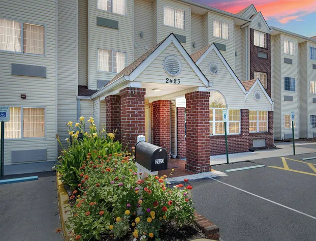 Microtel Inn & Suites by Wyndham Cordova Memphis I-40 East hotel detail image 1