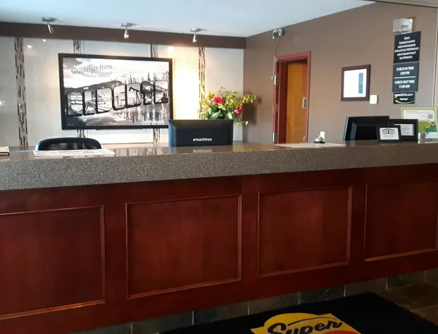 Super 8 by Wyndham Cochrane hotel detail image 2
