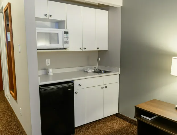 Super 8 by Wyndham Cochrane hotel detail image 4