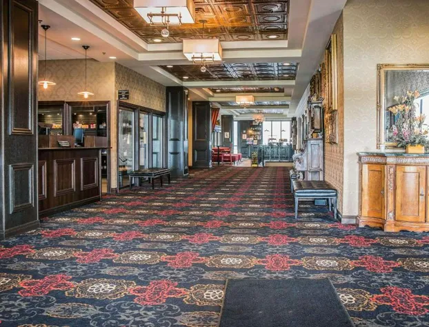 Shoreline Inn & Conference Center, an Ascend Collection Hotel hotel detail image 4