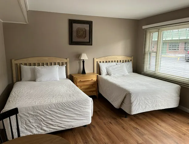 Community Court Motel hotel detail image 4