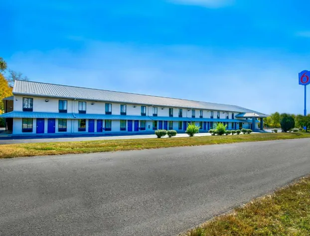 Motel 6 Jeffersonville IN hotel detail image 1