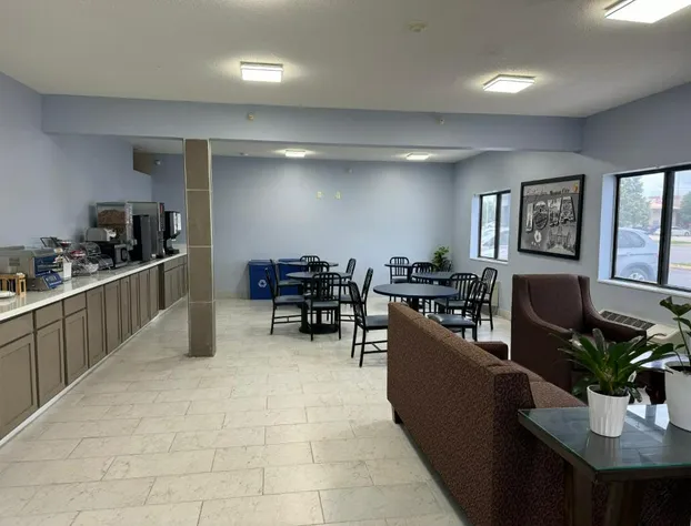 Super 8 by Wyndham Mason City hotel detail image 4