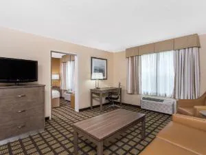 Baymont by Wyndham Plymouth hotel detail image 2