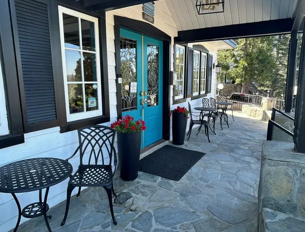 Arrowhead Lake Inn hotel detail image 1