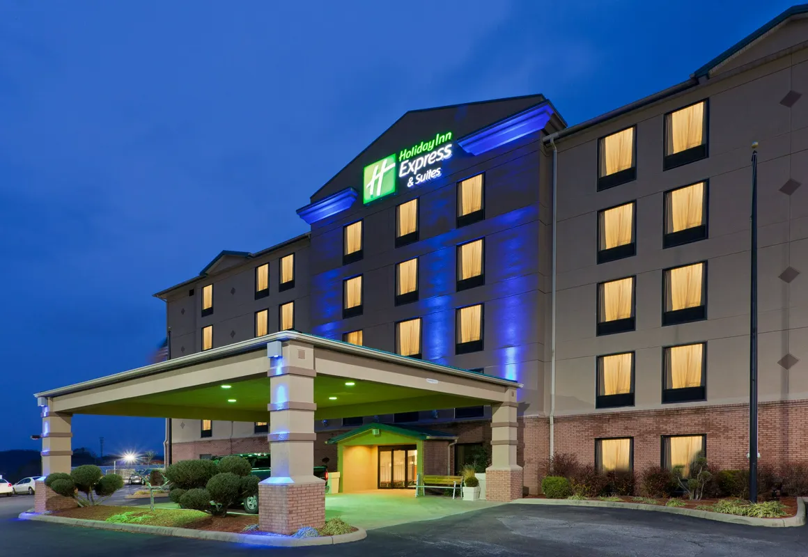 Holiday Inn Express Suites Charleston by IHG hotel hero