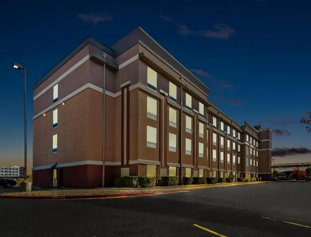 Comfort Suites Bentonville - Rogers hotel detail image 3