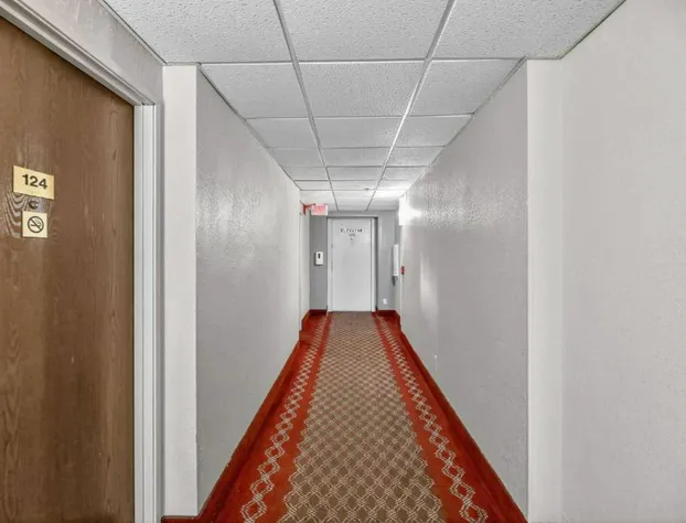 Econo Lodge Princeton hotel detail image 4