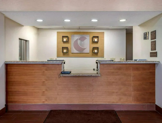 Comfort Suites Elkhart North hotel detail image 2