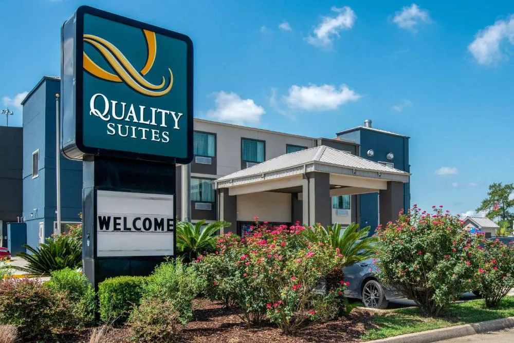 Quality Suites Baton Rouge East - Denham Springs hotel hero