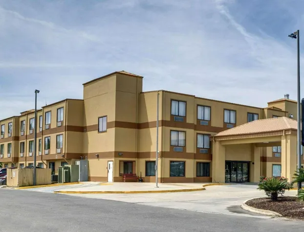 Quality Suites Baton Rouge East - Denham Springs hotel detail image 2