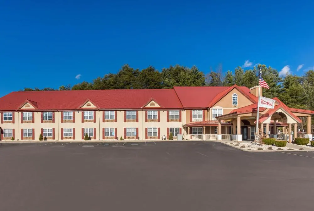 Red Roof Inn & Suites Corbin hotel hero