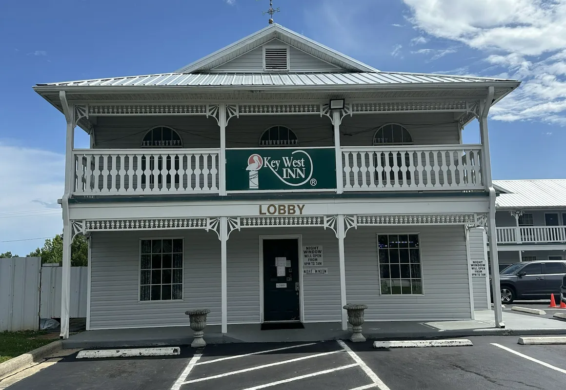 Key West Inn - Clanton hotel hero