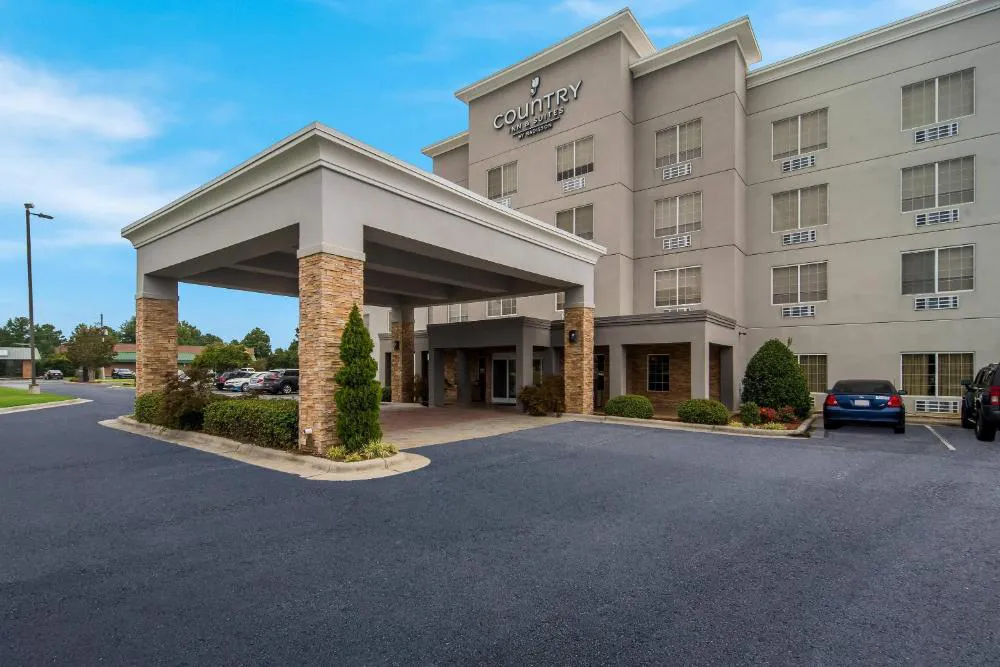 Country Inn & Suites by Radisson, Goldsboro, NC hotel hero