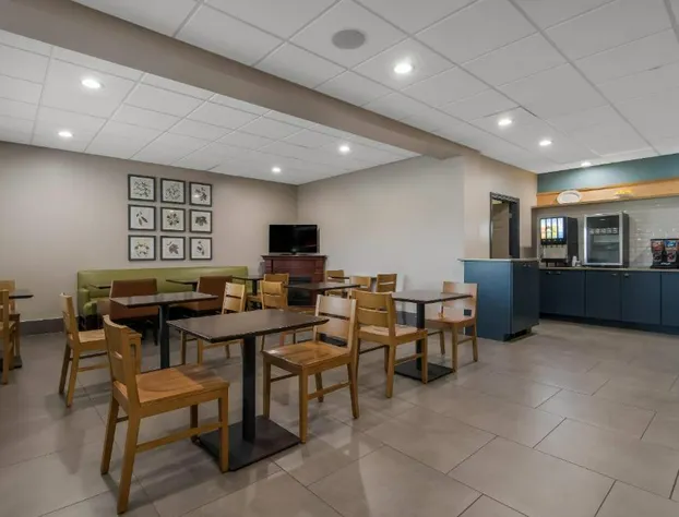 Country Inn & Suites by Radisson, Goldsboro, NC hotel detail image 4