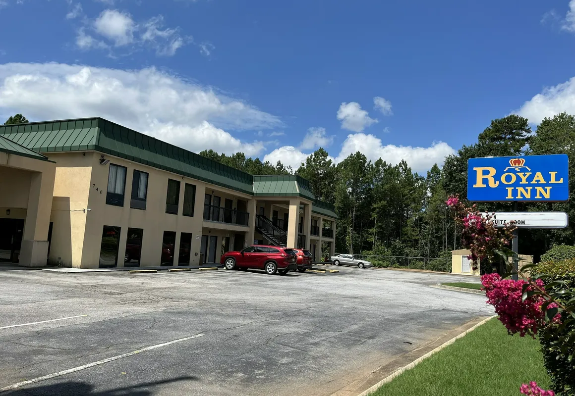 Royal Inn & Suite hotel hero