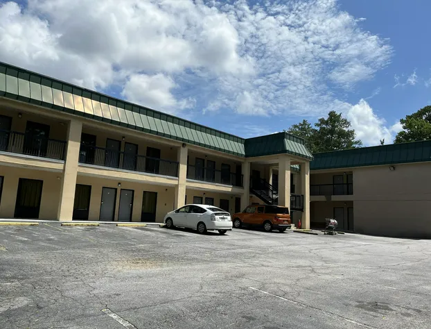 Royal Inn & Suite hotel detail image 2