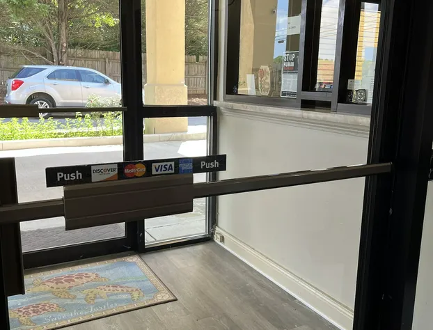 Royal Inn & Suite hotel detail image 3