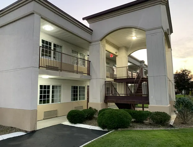 Days Inn by Wyndham Austintown hotel detail image 2