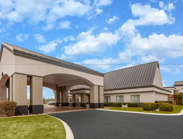 Days Inn by Wyndham Austintown hotel detail image 3