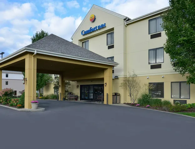 Cambridge Inn by Capital O near I-70 / I-77 hotel detail image 1