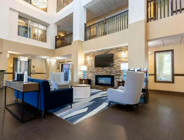 Comfort Suites Springfield I-70 hotel detail image 4