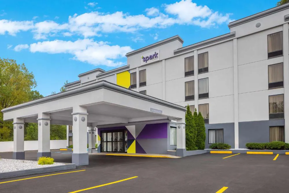 Spark by Hilton Clarks Summit hotel hero