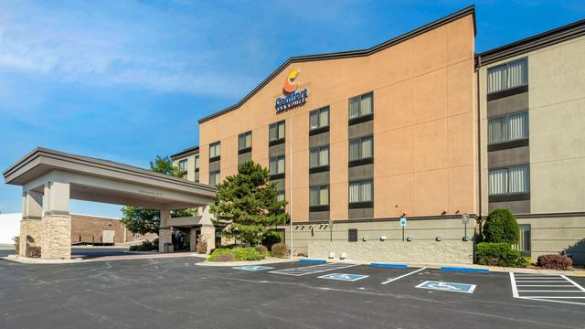 Comfort Inn & Suites hotel detail image 2