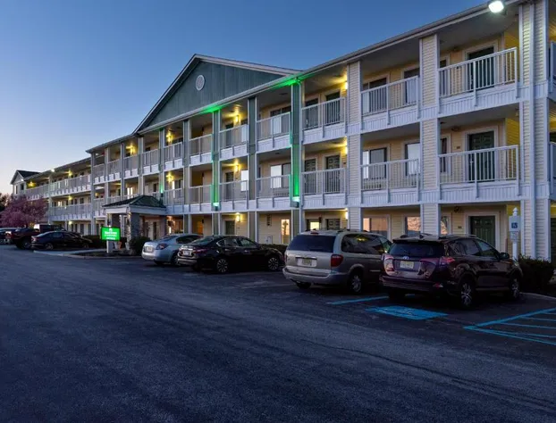 HomeTowne Studios by Red Roof Philadelphia - Maple Shade, NJ hotel detail image 3