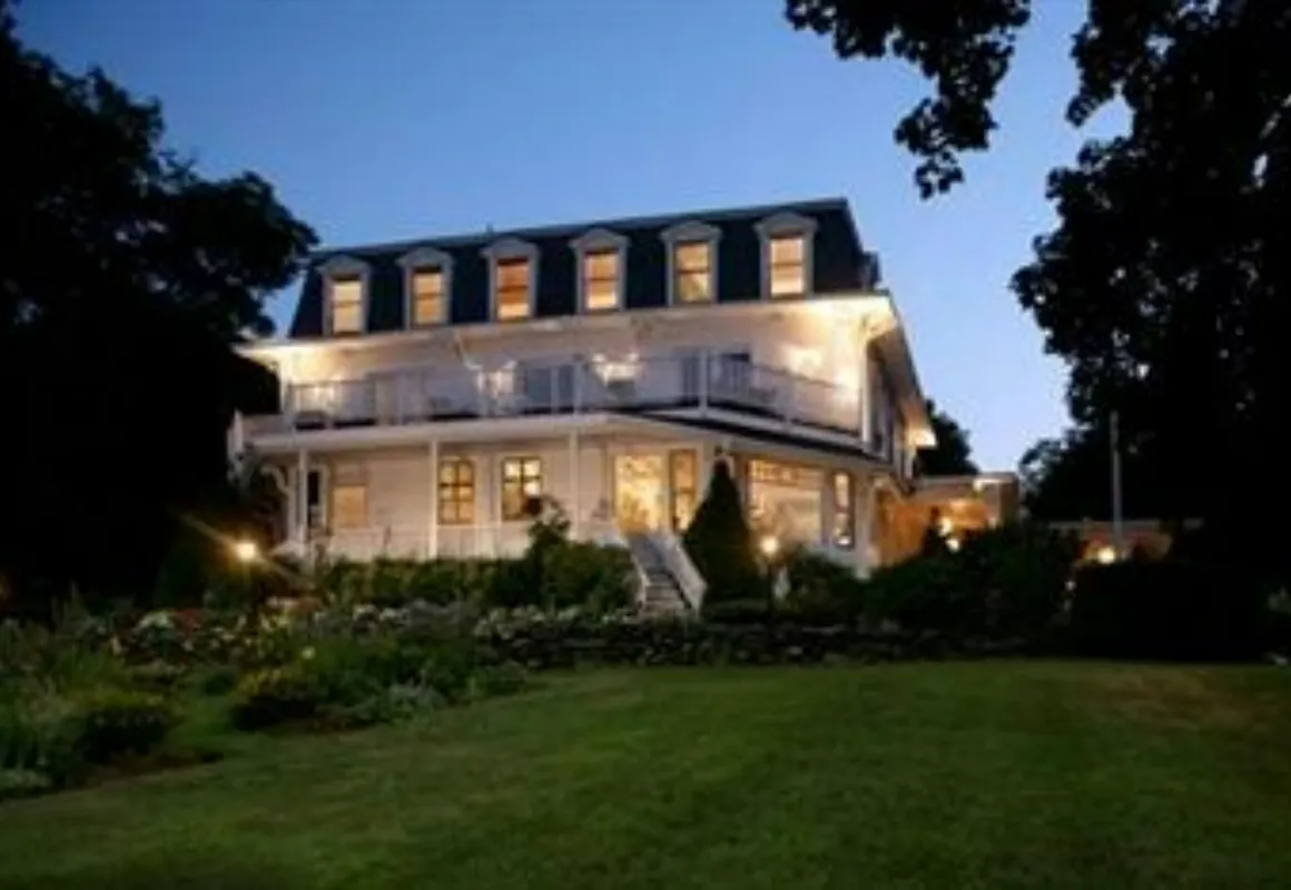 Camden Harbour Inn hotel hero