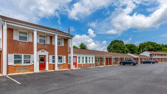 Econo Lodge Woodstock - Shenandoah Valley I-81 hotel detail image 1