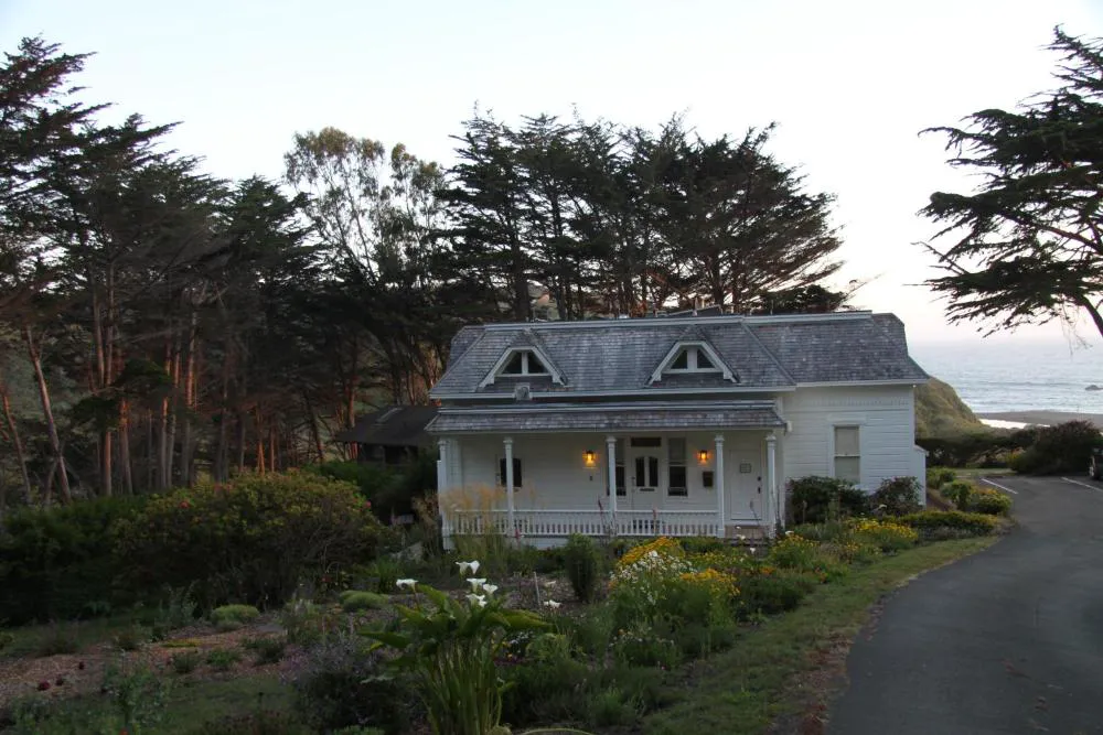 Elk Cove Inn & Spa hotel hero