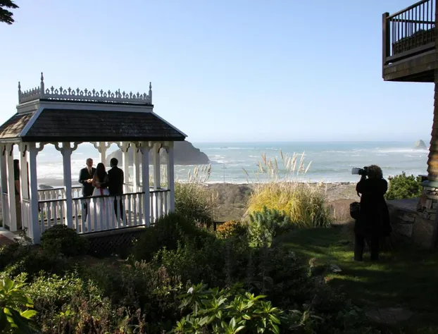 Elk Cove Inn & Spa hotel detail image 2