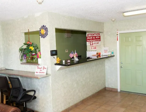 Colonial Inn hotel detail image 2