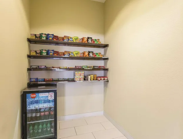 La Quinta Inn & Suites by Wyndham Deming hotel detail image 4