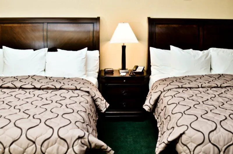 Pacer Inn And Suites Delaware hotel hero