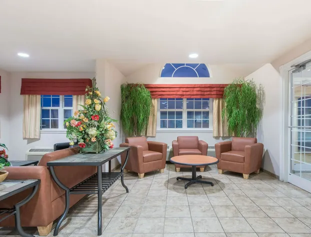 Microtel Inn & Suites by Wyndham Altus hotel detail image 1