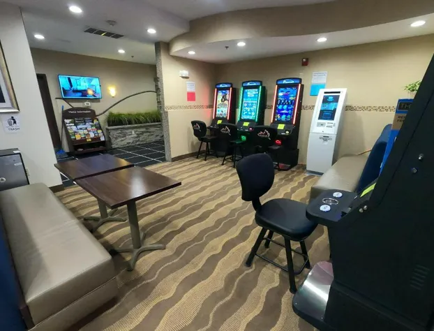 Hometowne Studios & Suites By Red Roof Washington hotel detail image 3