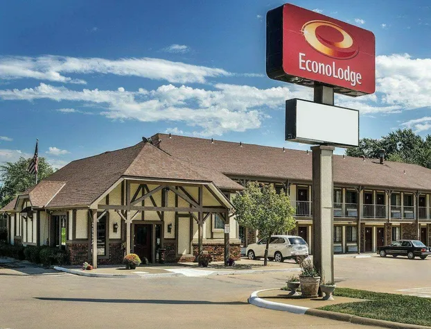 Econo Lodge Lawrence near University hotel detail image 1