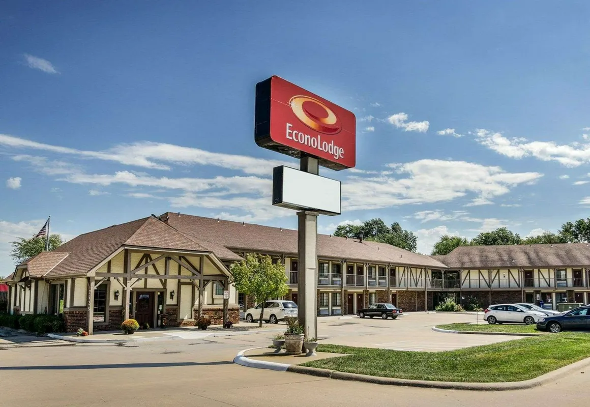 Econo Lodge University hotel hero