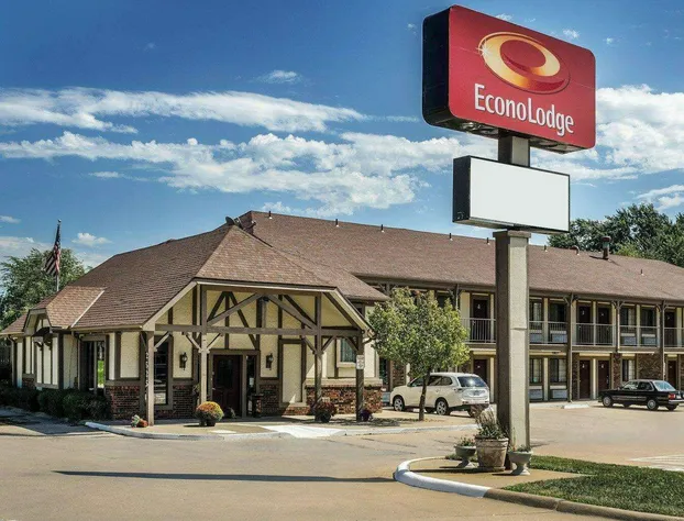 Econo Lodge Lawrence near University hotel detail image 1