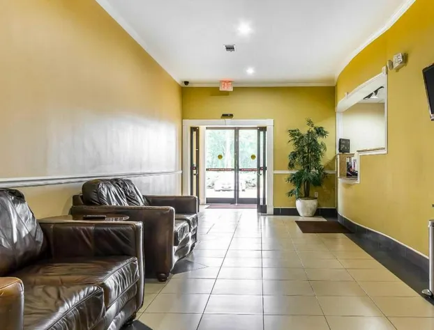 Econo Lodge Eutaw I-20 hotel detail image 4