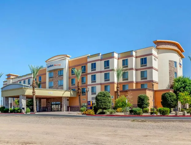 Comfort Suites Glendale - State Farm Stadium Area hotel detail image 1