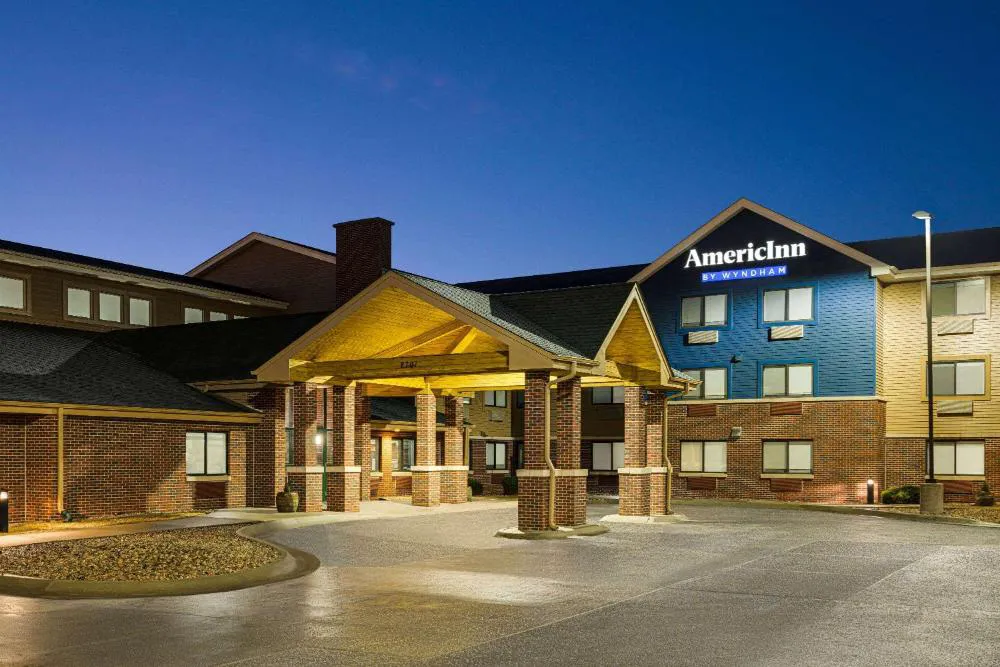 Americinn by Wyndham Lincoln South hotel hero