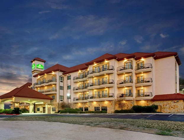 La Quinta Inn & Suites by Wyndham Marble Falls hotel detail image 3